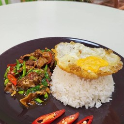 กะเพราหมูตุ๋น+ไข่ดาว