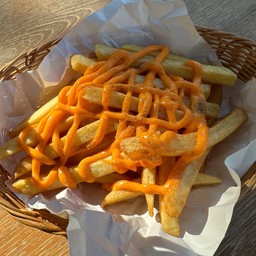 เฟรนซ์ฟรายส์ชีส