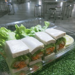 สลัดโรล มังสวิรัติ เจ หน้าเต้าหู้