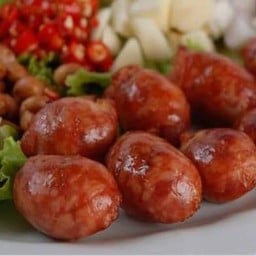 ใส้กรอกหมูปริญญา