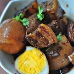 ข้าวหมูฮ้อง ไข่ต้ม