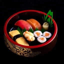 เซ็ตซูชิสำหรับคุณหนู (แถมของเล่น)