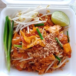 ผัดไทยรสเด็ด(ตลาดเลิศนิมิตร)