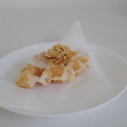 Mini Nutty Caramel Almond Croffle