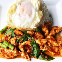 ข้าวพริกแกงหมู