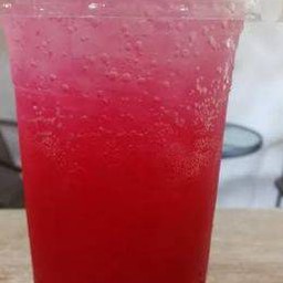 แดงโซดาเย็นฉ่ำ