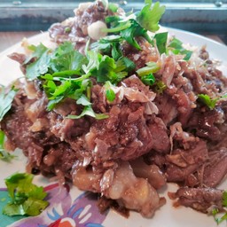 ขาหมูกระเทียม