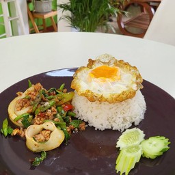 กะพเราปลาหมึก+ไข่ดาว