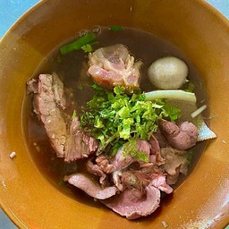 ก๋วยเตี๋ยวเนื้อ