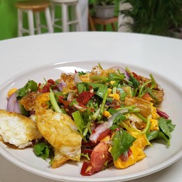 ยำไข่ดาว