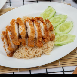 ข้าวมันไก่ทอด(พิเศษ)