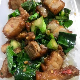 คะน้าหมูกรอบ(ราดข้าว)