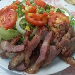 สลัดหมูพริกไทยดำ