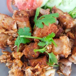 หมูกรอบทอดกระเทียม