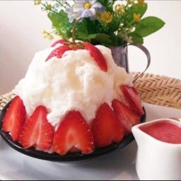 บิงชูนมสดสตอเบอรี่ ท็อปปิ้งฟรีคะ