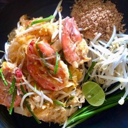 ผัดไทยกุ้งสด
