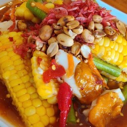 ตำข้าวโพดไข่เค็ม