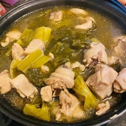 แตง อาหารตามสั่ง + ก๋วยเตี๋ยว หมูแดง