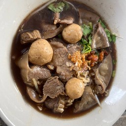 ตุ๋นเจริญ ก๋วยเตี๋ยวหมูตุ๋นไส้ตุ๋นหมูน้ำตก สันป่าข่อย