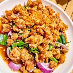 ยำเอ็นไก่ทอดกรอบ