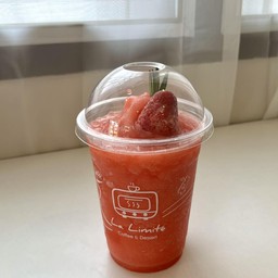 STRAWBERRY SMOOTHIE