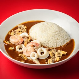 ข้าวแกงกะหรี่ซีฟู้ดรวม Mixed seafood curry rice