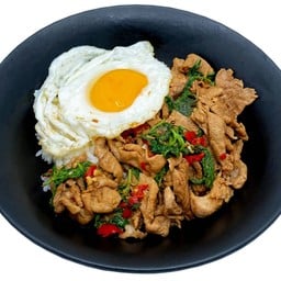 ข้าวกะเพราหมู ไข่ดาว