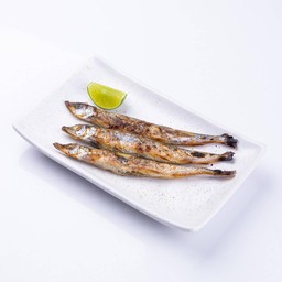 ปลาไข่ชิชาโมะย่างเกลือ