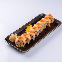 แซลมอนโรล ราดซอสรสสไปซี่ สอดไส้แซลม่อลอโวคาโดไข่หวาน