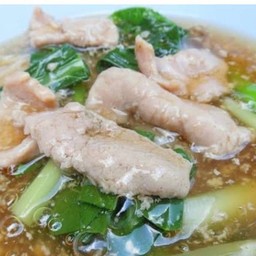 ราดหน้าหมูสด