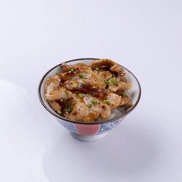 ข้าวหน้าคอหมูย่างเตาถ่าน