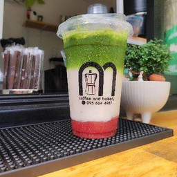 นมสดสตอเบอรี่ชาเขียว