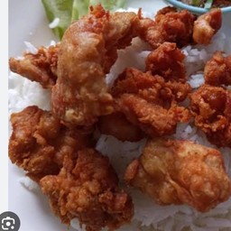 ไก่ทอดเกลือราดข้าว