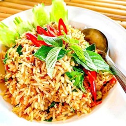 ข้าวผัดแกงเขียวหวานไก่