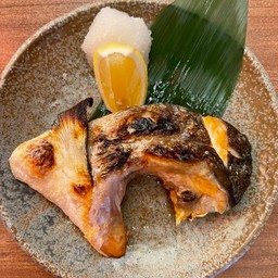 1393Grilled Yellowtail  (Buri kama Shioyaki)