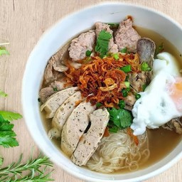 จั๊บญวนพิเศษใส่ไข่