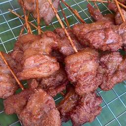 หมูทอดเสียบไม้ อร่อยมากกก 🫰🏻(หมูทอด/ไก่ทอด) หน้าร้านเปิดทุกวันค่ะ