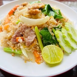 ข้าวผัดหมู
