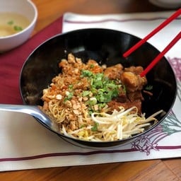 เอลวิส สุกี้คั่วไก่ สาขา ชะอำ -