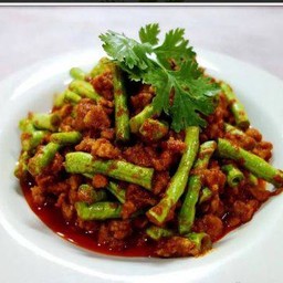 ผัดพริกแกงหมูถั่ว