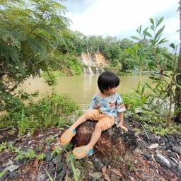 น้ำตกตาหนึก