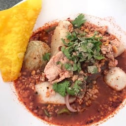 เย็นตาโฟต้มยำเครื่องหมู