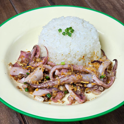 ข้าวปลาหมึกทอดกระเทียม