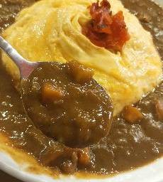 ข้าวแกงกะหรี่ไข่ข้น