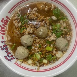 ก๋วยเตี๋ยวต้มยำโบราณหมูสับลูกชิ้นหมู