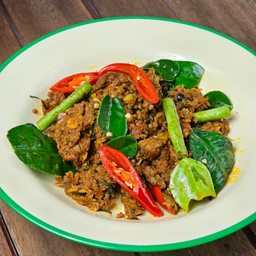 ผัดพริกแกงเนื้อโคขุนบด