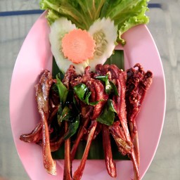 ร้านลาบซุ้มไผ่