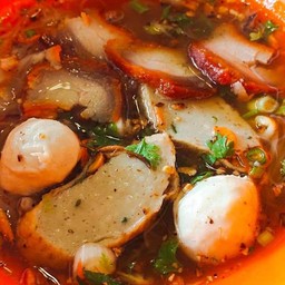 บะหมี่ต้มยำหมูแดง