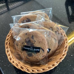 ช็อคชิป คุกกี้ Chocolate Chip Cookies