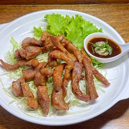 หมูทอดแดดเดียวจิ้มแจ่ว (กับ)